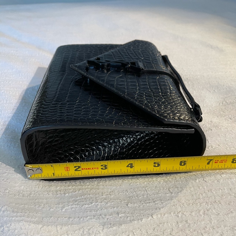 Saint Laurent croc bag,Limited edition (Authentic) comes with its certificate - Picture 10 of 13